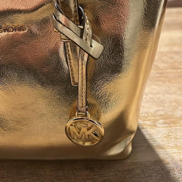 Micheal Kors gold small tote - Picture 2 of 7